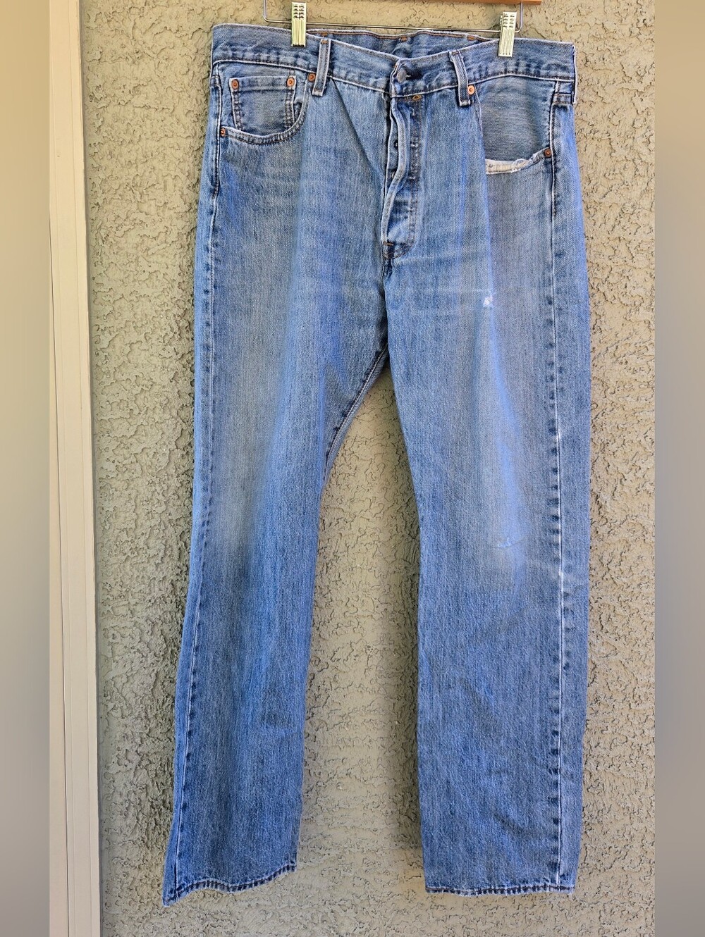 Levi's Men's Classic Light Blue Denim Jeans